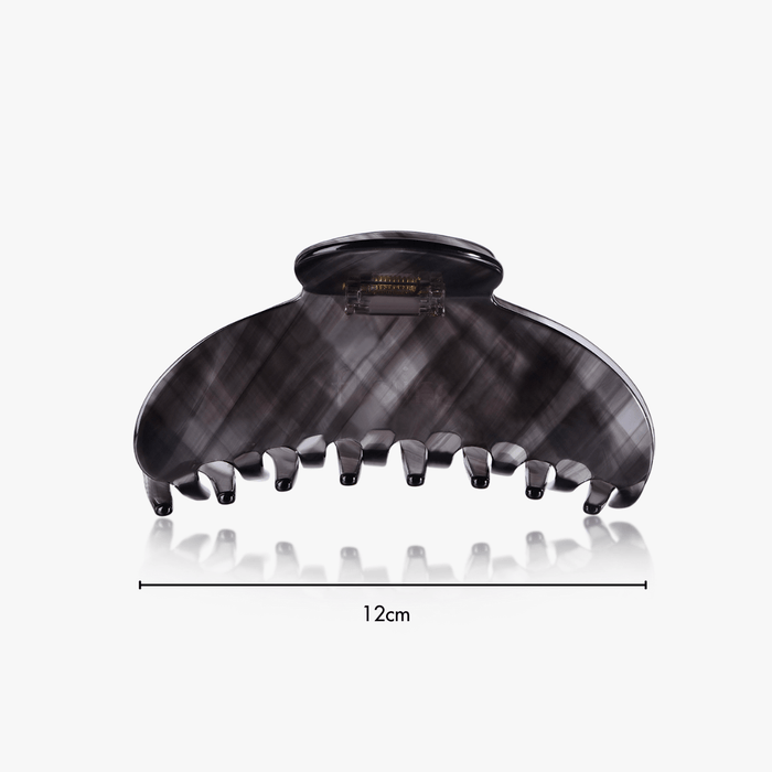Amelia Claw Clip in Onyx (2 Sizes) - Flaire & Co.