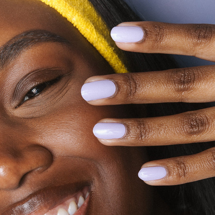 Anna's lila purple nail smile