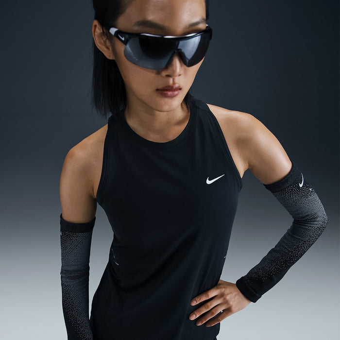 Áo Ba Lỗ Nữ Nike Swift Dri-Fit - Đen - Supersports Vietnam