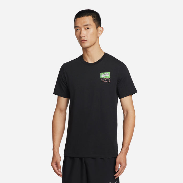 Áo Thun Nam Nike Train Stickers - Đen - Supersports Vietnam
