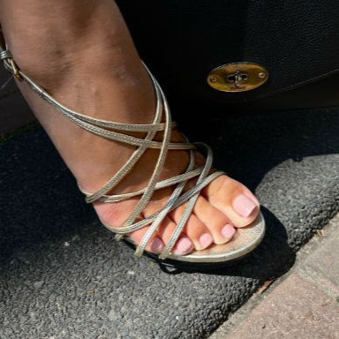 Blushy Neutral Maniac Nails Pedicure heels
