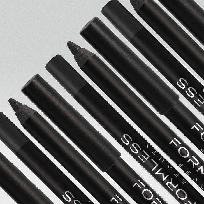 CLASSIC BLACK EYELINER