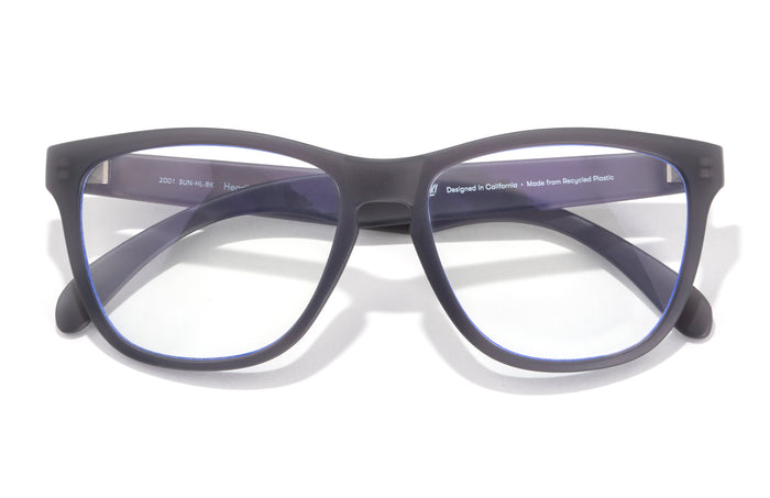 PROD_SUNB_HL_GR sunski classic blue light grey front angle