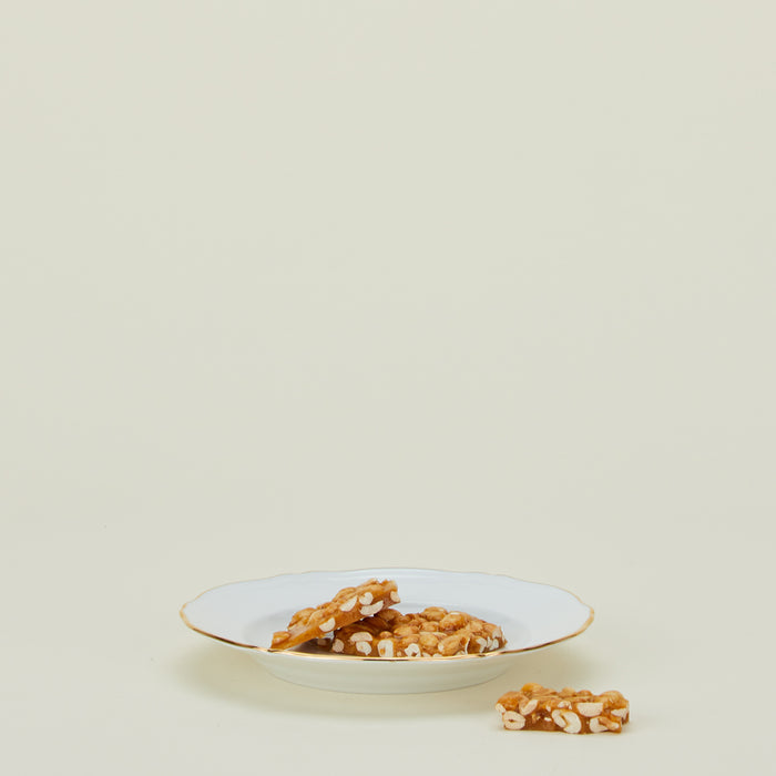 Ginori dessert plate in white with peanut brittle