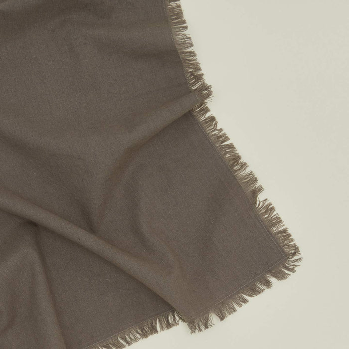 Essential dinner napkin in dark grey