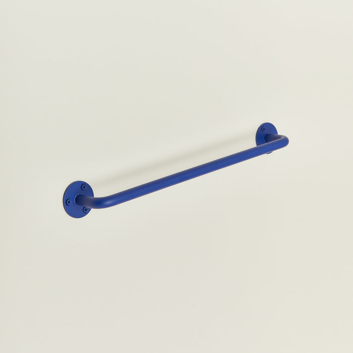 Essential towel bar holder in klein blue