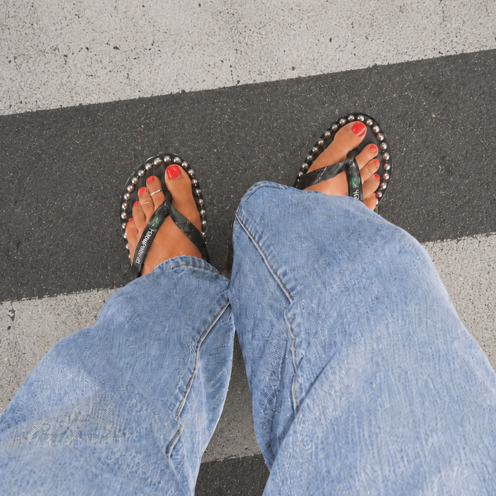 Fidelia by Eline de Munck pedicure gel nail stickers by Maniac Nails, bright red toes, view 2