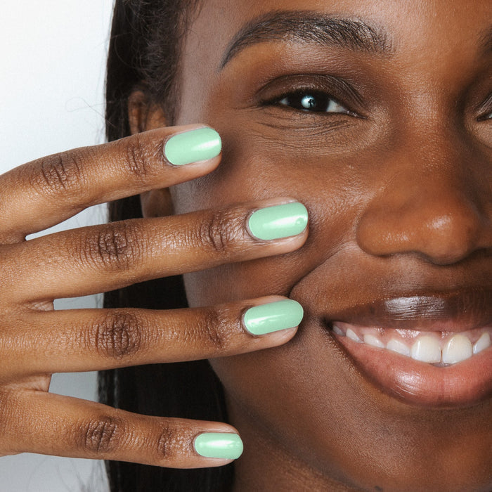 Luna Lime nails smile