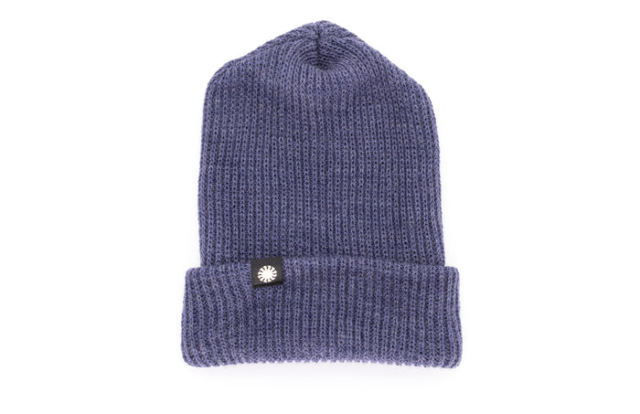 PROD_BEA_SS_DEN sunski shoulder season beanie denim flat lay