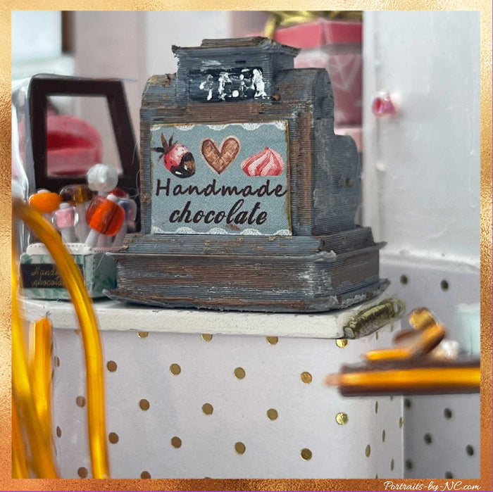 Miniature cash register