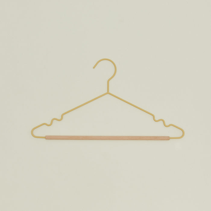 Top hanger in butter